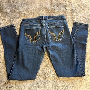 Hollister Dark Wash Jeans (Size 5R)